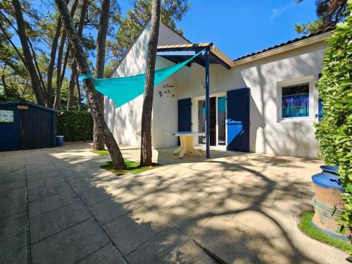 Charmante Maison avec Cour Privative - Proche Plage et Commerces, Animaux Acceptés sur Demande - FR-1-476-212