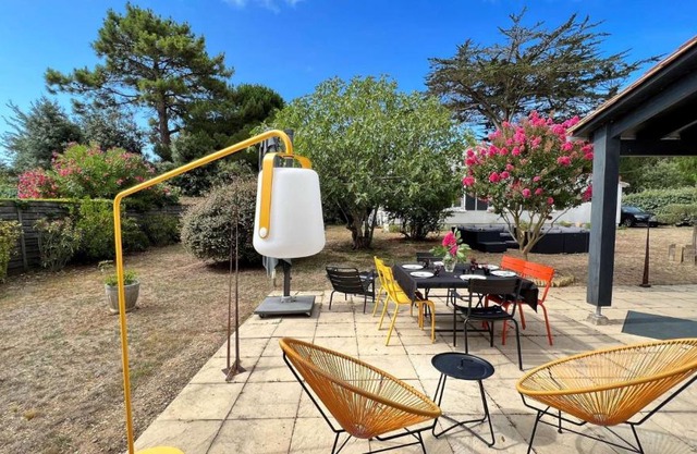 Charmante maison avec annexe - jardin - parking - proche plages