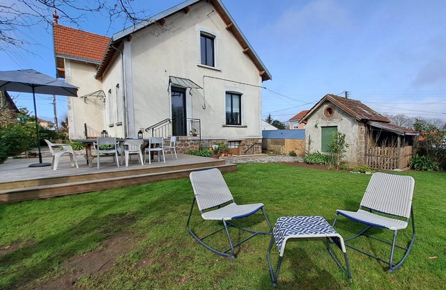 Charmante Maison sur Jardin Clos Paysagé au Calme en Plein Bourg à 20' de Nantes