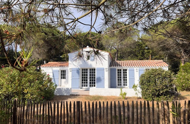 Charmante Petite Maison au Calme D'une Belle Impasse à 5mn de la Plage