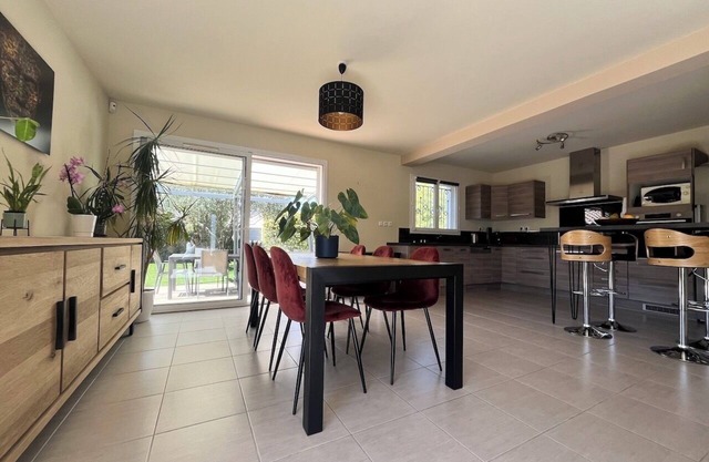 Charmante Villa Climatisée Avec Piscine
