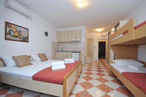 Charmante Wohnung in Centar mit französischem Balkon