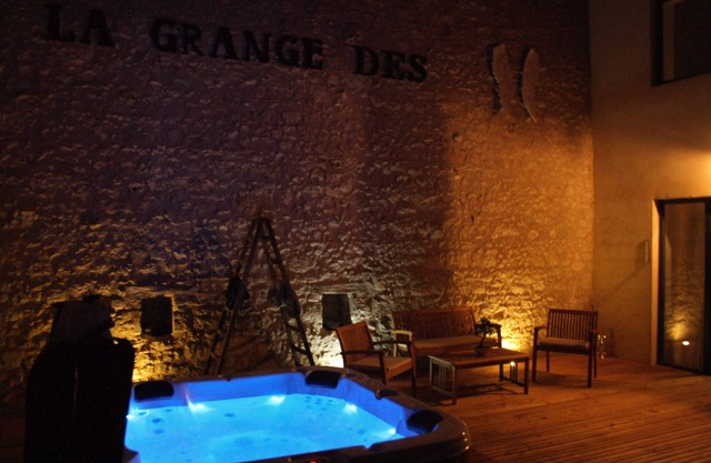 Encantadora casa de campo de piedra de 4 estrellas con jacuzzi privado en Dordogne Périgord pourp