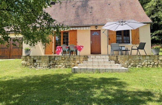 Charming Périgord house with swimming pool
