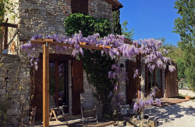 Encantadora casa con piscina privada y vistas impresionantes sobre el valle del Tiber