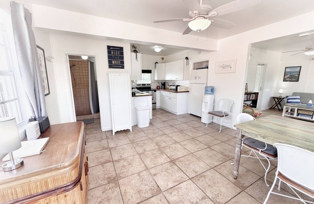Charming 1.5 bedroom apartment with WiFi, AC in historic Charlotte Amalie !!!