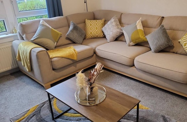 Charming 1-Bed Apartment in Kilmacolm