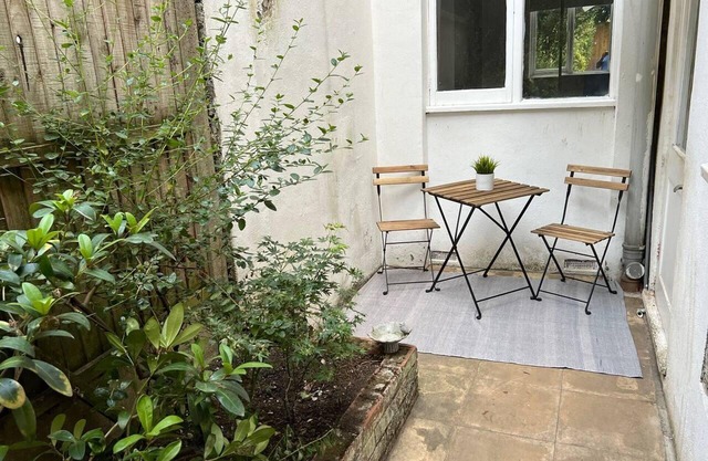 Charming 1-bed Apartment in West London