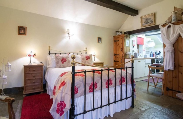 Charming 1-Bed Cottage in Staffordshire
