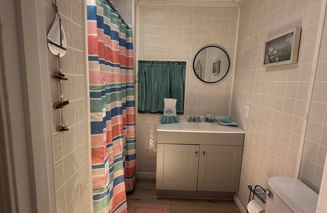 Charming 1-bedroom mobile home with AC in Fort Myers Beach