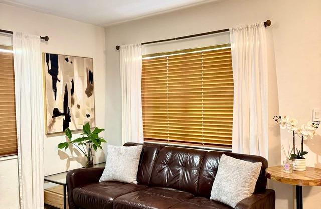 Charming 1-bedroom house in marvelous Fort Lauderdale with WiFi, AC, Parking