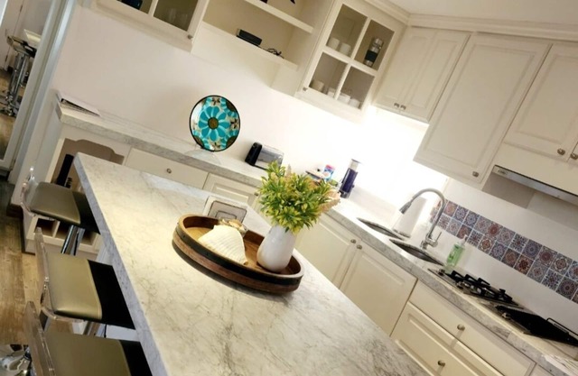 Charming 1-bedroom Cabo condo, walkable, WiFi, AC, near beaches and nightlife!