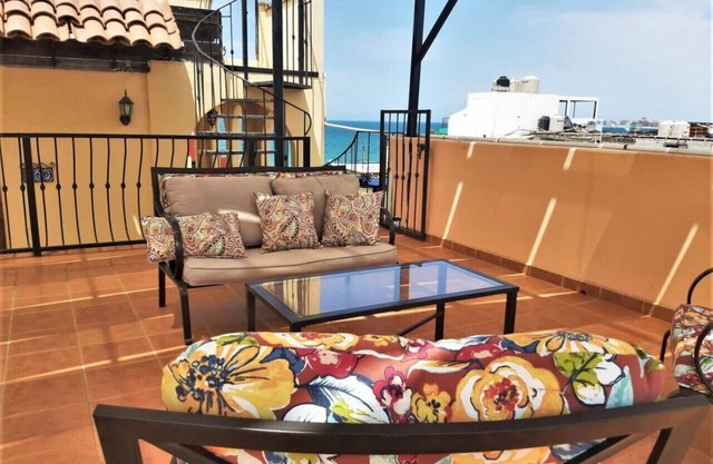 Charming 1-Bedroom Loft in Old Port – Rooftop Views, BBQ Area & Steps to Malecon!