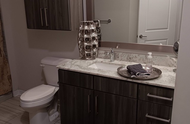 Charming 1 Bedroom, 1 Bath Apartment