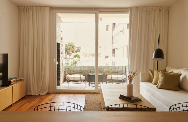 Charming 1 bedroom Apartment III