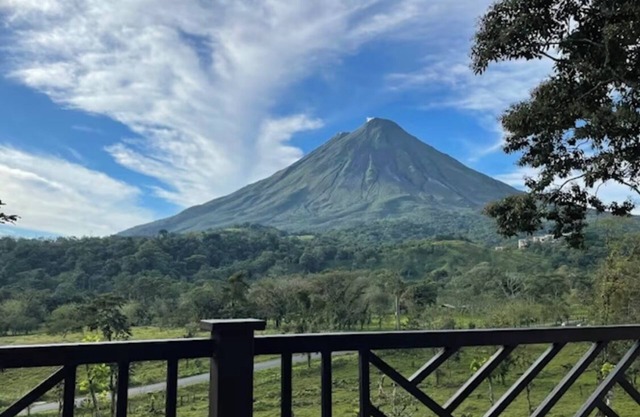 Charming 1-bedroom apartment in delightful La Fortuna with WiFi, AC