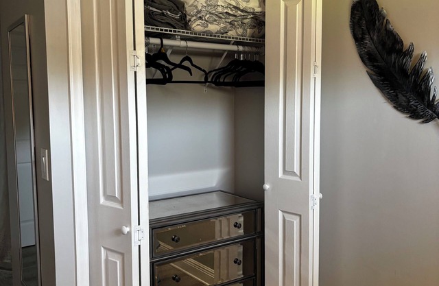Charming 1-bedroom apt in home w/ private entrace in Clearwater