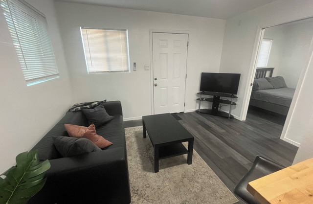 Charming 1-bedroom apartment in enchanting Farmington with AC
