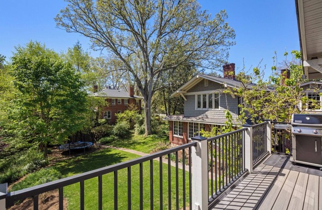 Charming 1-bedroom apartment in brilliant Asheville with WiFi, AC