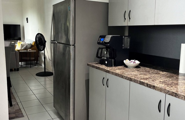 Charming 1-bedroom apartment in vibrant St Thomas with WiFi
