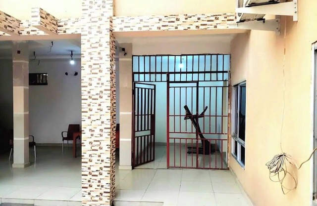 Charming 1-bedroom apartment in brilliant Kinshasa with WiFi, AC