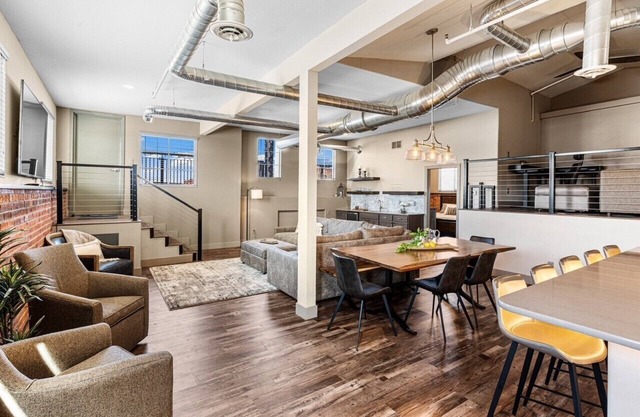 Charming 1-bedroom apartment on the Historic Pueblo Riverwalk