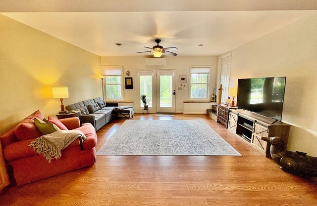 Charming 1-bedroom apartment in Floyd