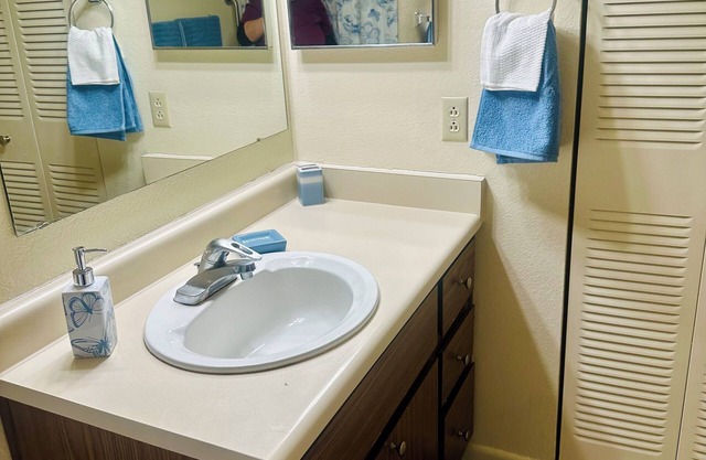 Charming 1-bedroom apartment in delightful Mesa with WiFi, AC