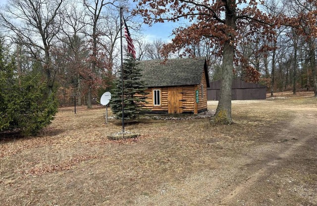 Charming 1-bedroom cabin in lovely Harrison with AC, WiFi