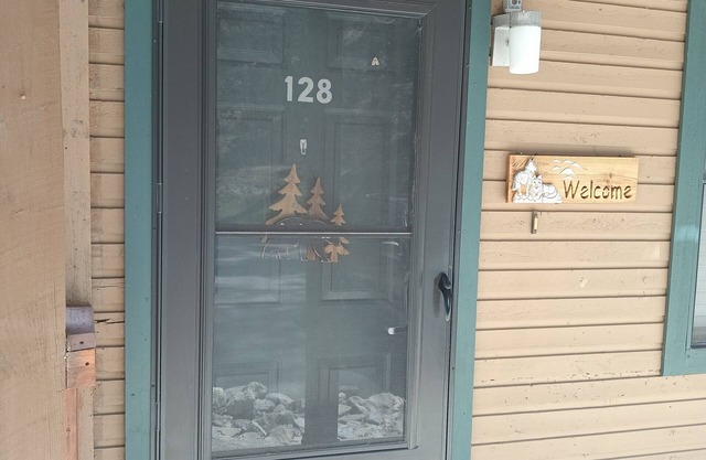 Charming 1-bedroom condo in superb Ruidoso with WiFi, AC