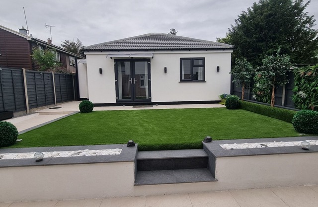 Charming 1-bedroom Garden Apartment