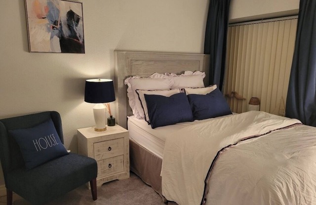 Charming 1-bedroom house in amazing Las Vegas with AC, fitness room
