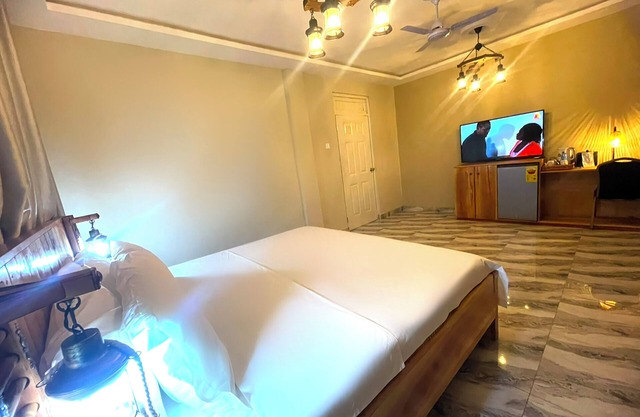 Charming 1-bedroom hotel in amazing Winneba with AC #3