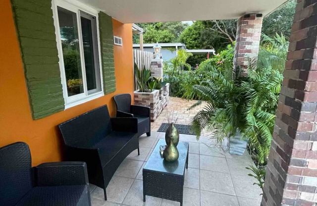 Charming 1-bedroom house with AC and WiFi in enchanting Miami
