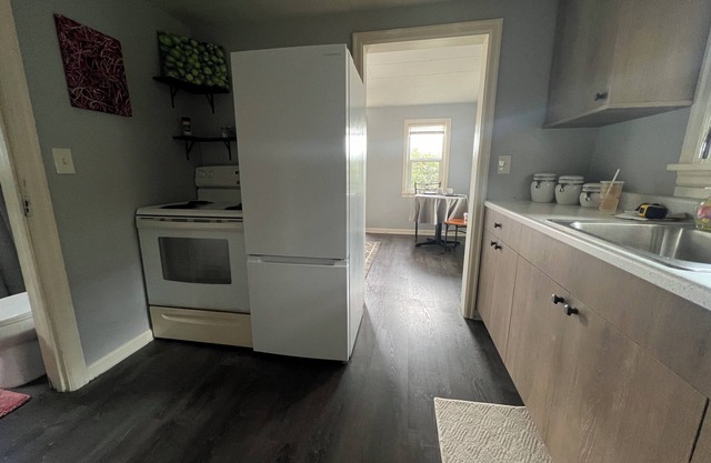 Charming 1-bedroom house with AC, WiFi in serene Salem