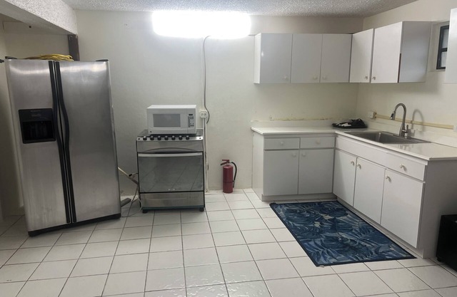 Charming 1-bedroom studio in the quiet hills of St Thomas with WiFi, AC