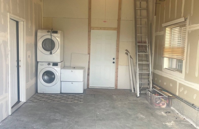 Charming 1-bedroom tiny loft condo with garage and hot tub access.