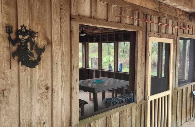 Charming 1-bedroom house with WiFi, AC on the Bayou in beautiful Bay St. Louis