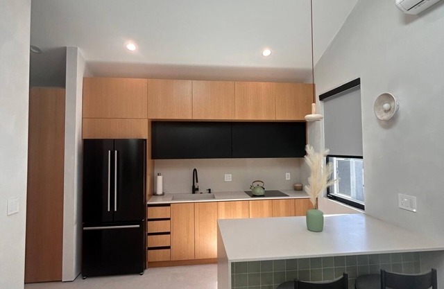 Charming 1-bedroom house in wonderful Los Angeles with WiFi, AC