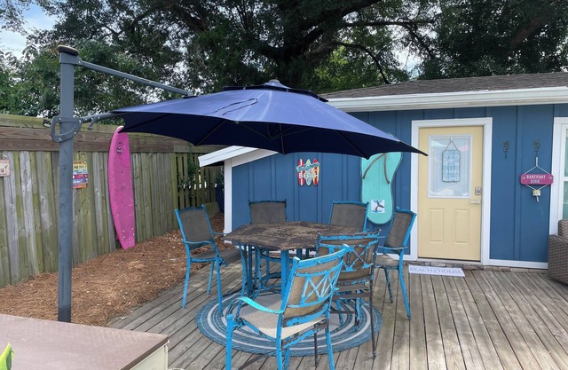 Charming 1-bedroom bungalow in enchanting Panama City with WiFi, AC
