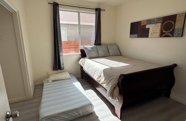 Charming 1-bedroom house in cool Victorville with AC, WiFi