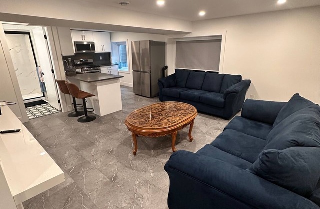 Charming 1-bedroom with dedicated bathroom in superb Delta with WiFi, AC
