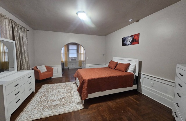 Charming studio in Newark Near Beth Israel Hospital. Perfect for professionals.