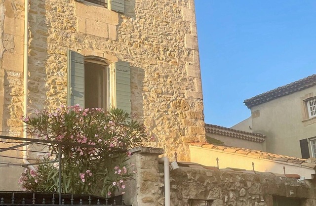 Charming 140 m2 village house in the heart of the Alpilles provençales