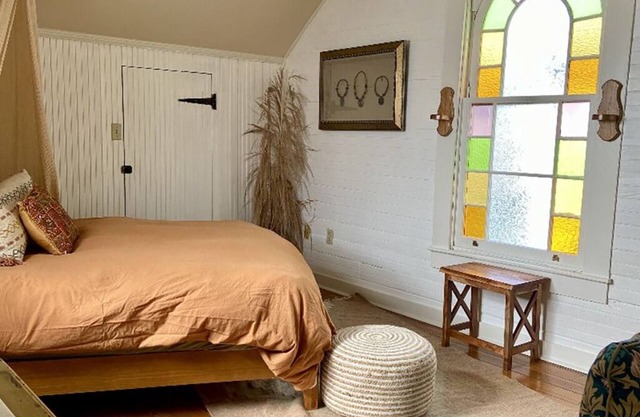 Charming 1900s Carriage House in New Orleans