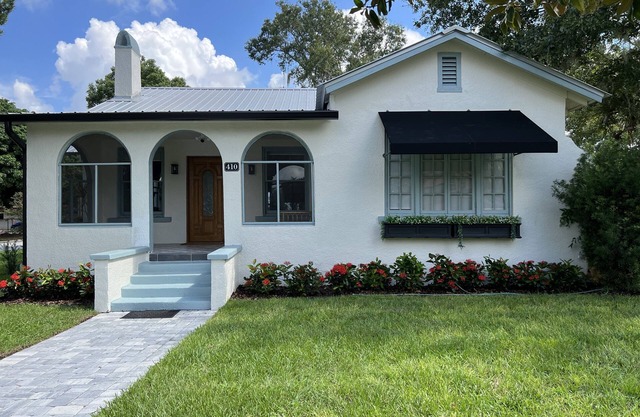 Charming 1920s Bungalow- stay where HGTV's Hometown Takeover stayed!