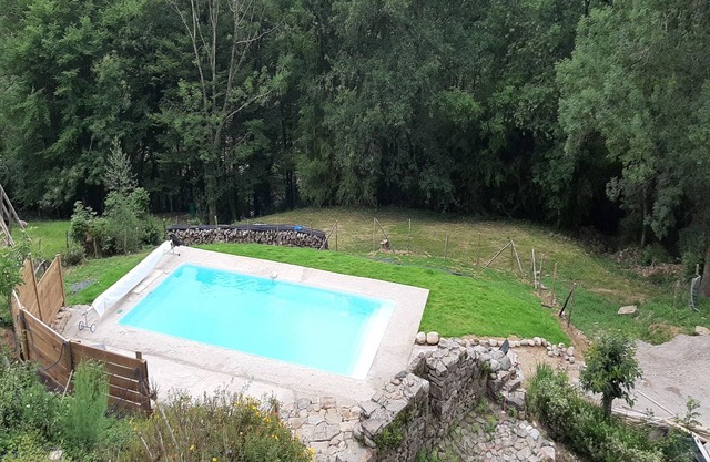 Casa en Altillac con piscina y jardín