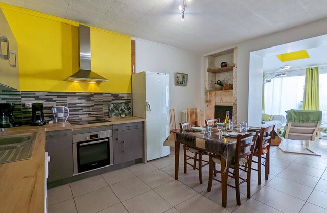 Casa ideal cerca de Angoulême: 4 habitaciones, patio privado, Internet, admite mascotas