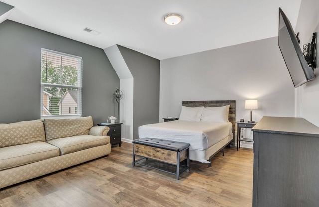 Parkside Studio- 4 Miles to Downtown Greenville