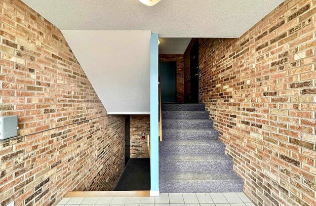 Charming 1BDR Condo w Golf Course View